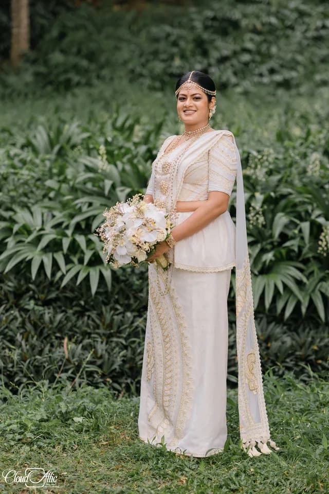 Kandyan in Classic Pintharu wedding couture